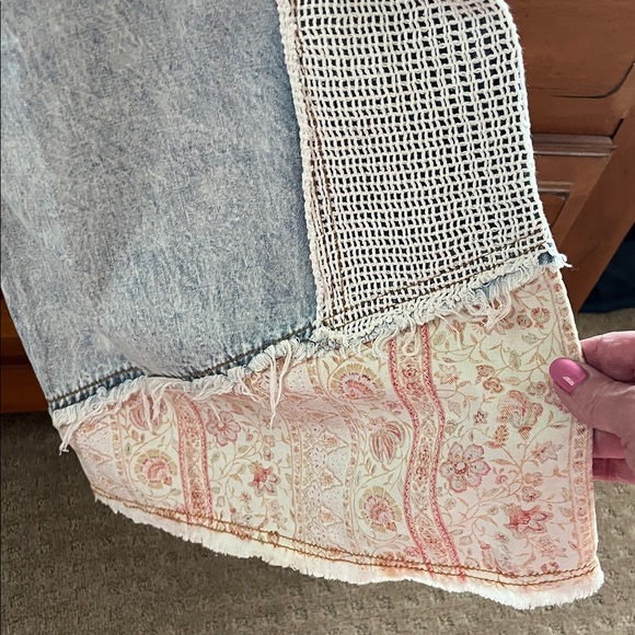 POL Distressed Wide Leg Jeans in Blue And White - Picture 6 of 12